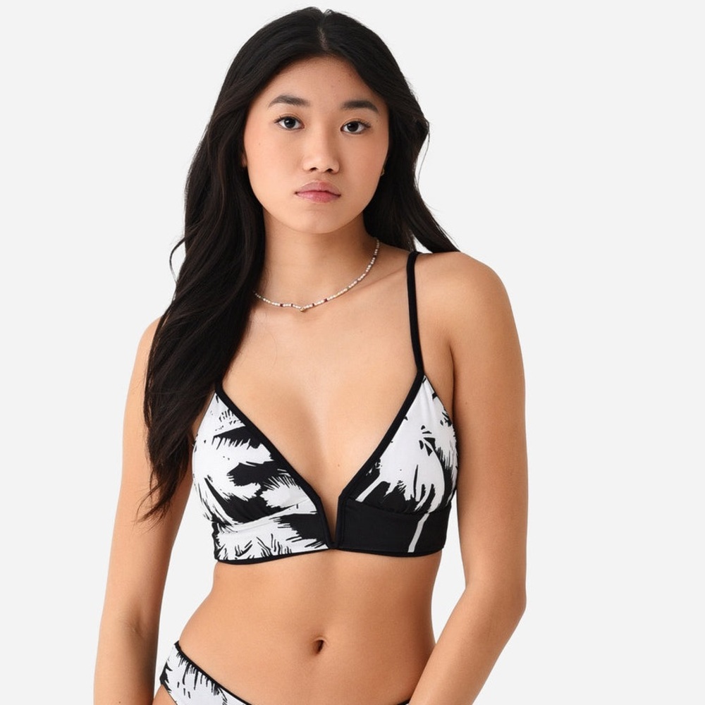 NWOT
 MAAJI Women's Jade Black Parade Long Line Triangle Bikini Top Size XL  $79